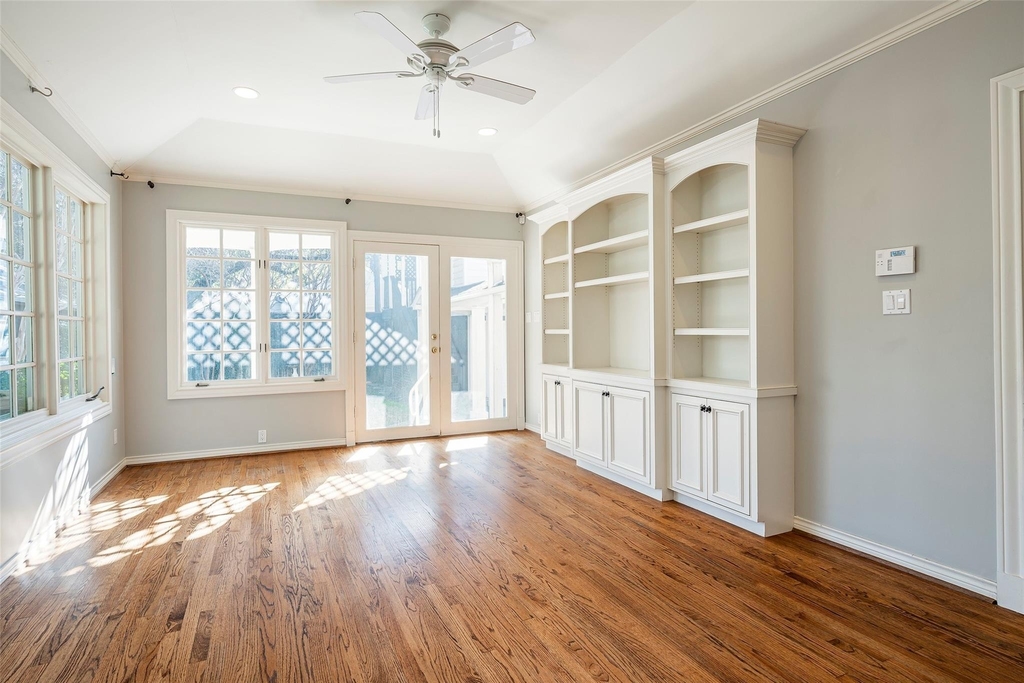 4665 Southern Avenue - Photo 6