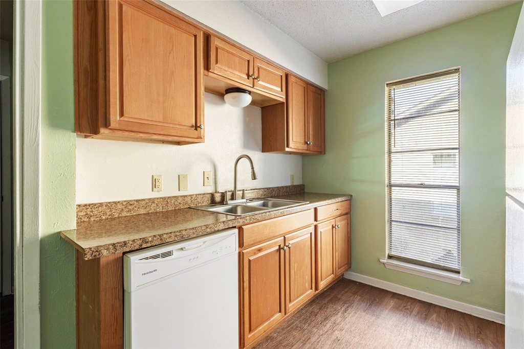 309 Blake Drive - Photo 1