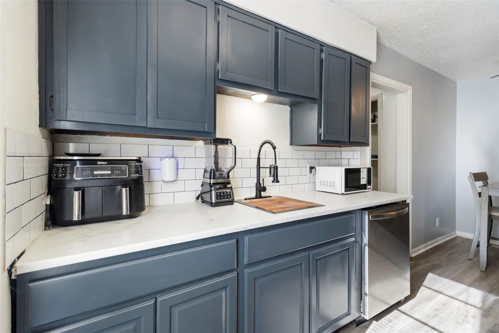 309 Blake Drive - Photo 1