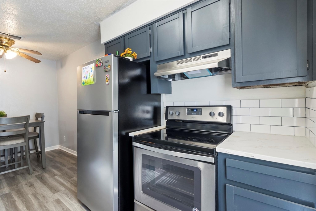 309 Blake Drive - Photo 2