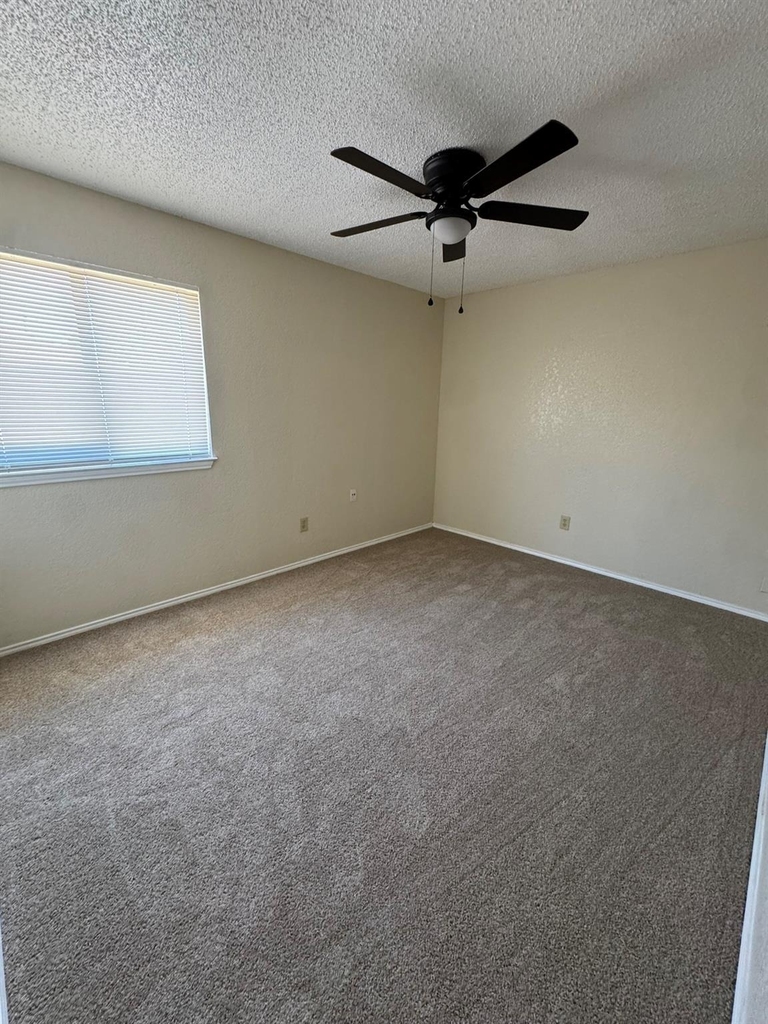4512 Mizzenmast Court - Photo 8