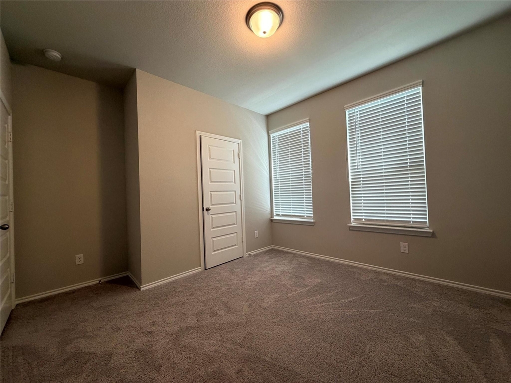 2928 Brittlebush Drive - Photo 9