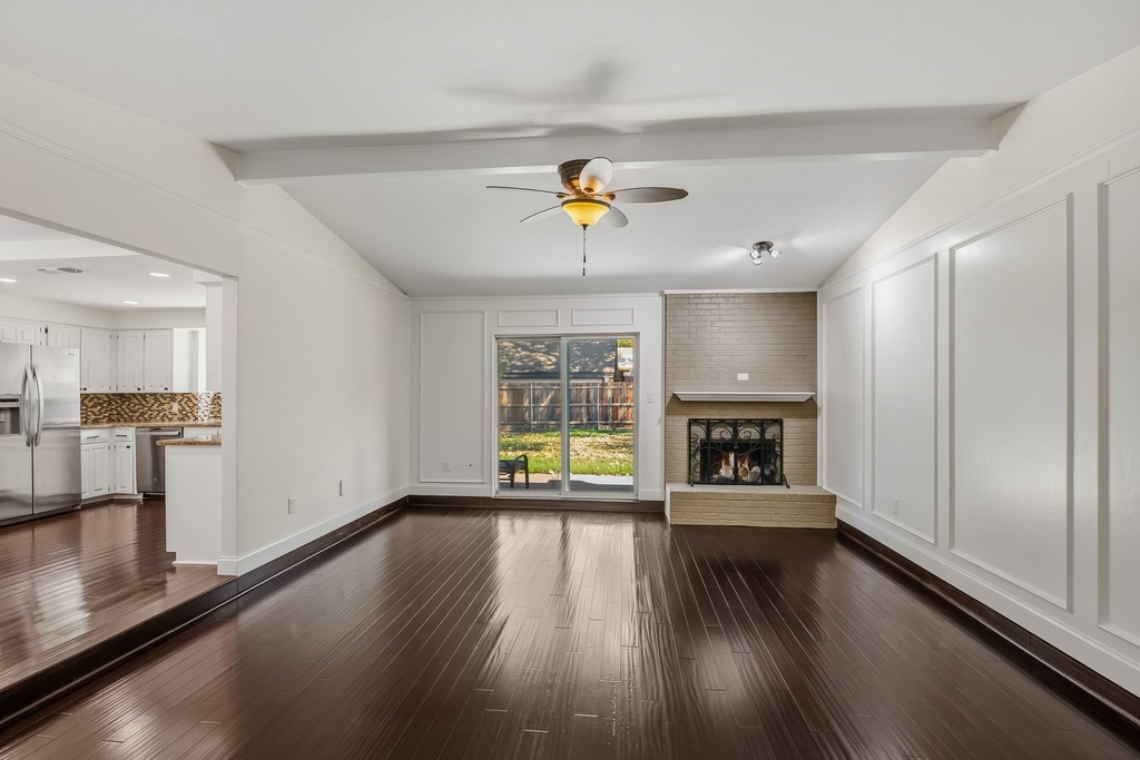 2507 Mardell Drive - Photo 2