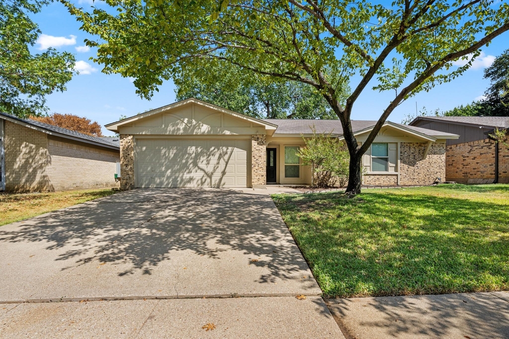2507 Mardell Drive - Photo 0
