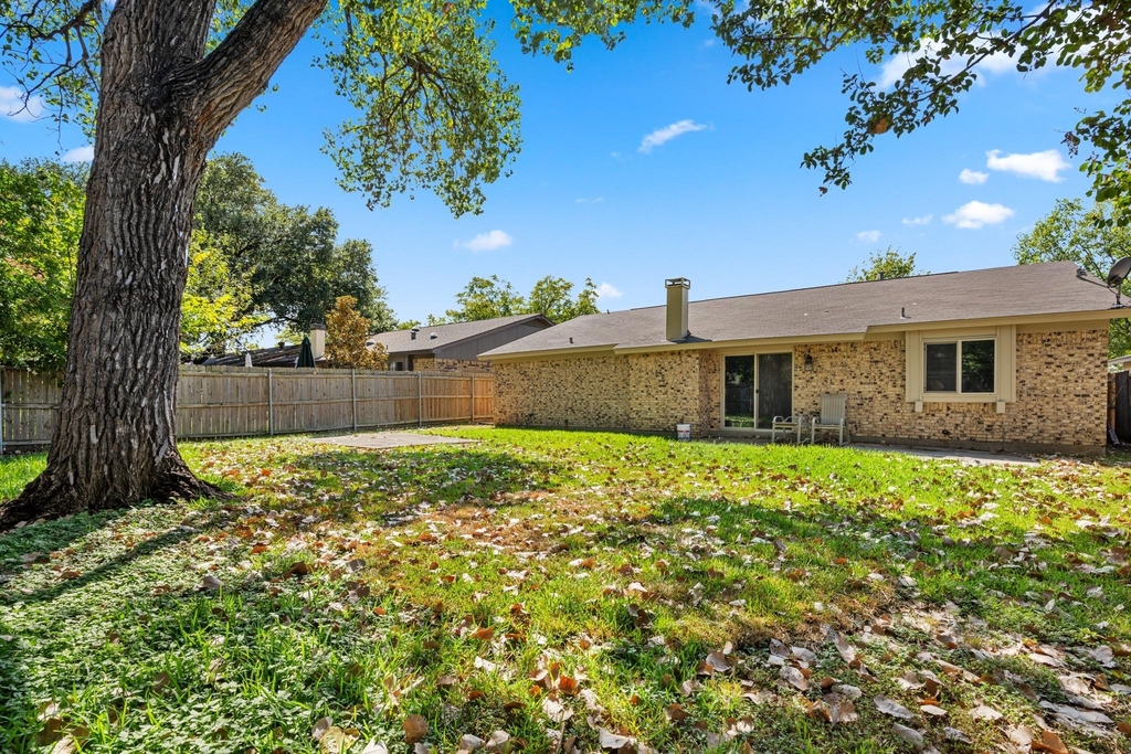 2507 Mardell Drive - Photo 3