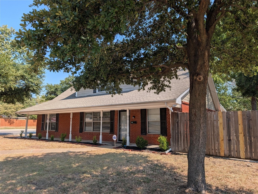 2558 Duringer Road - Photo 0