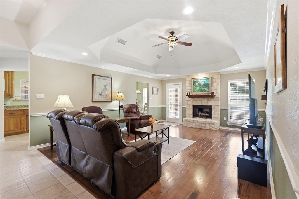 109 Crestwood Lane - Photo 4