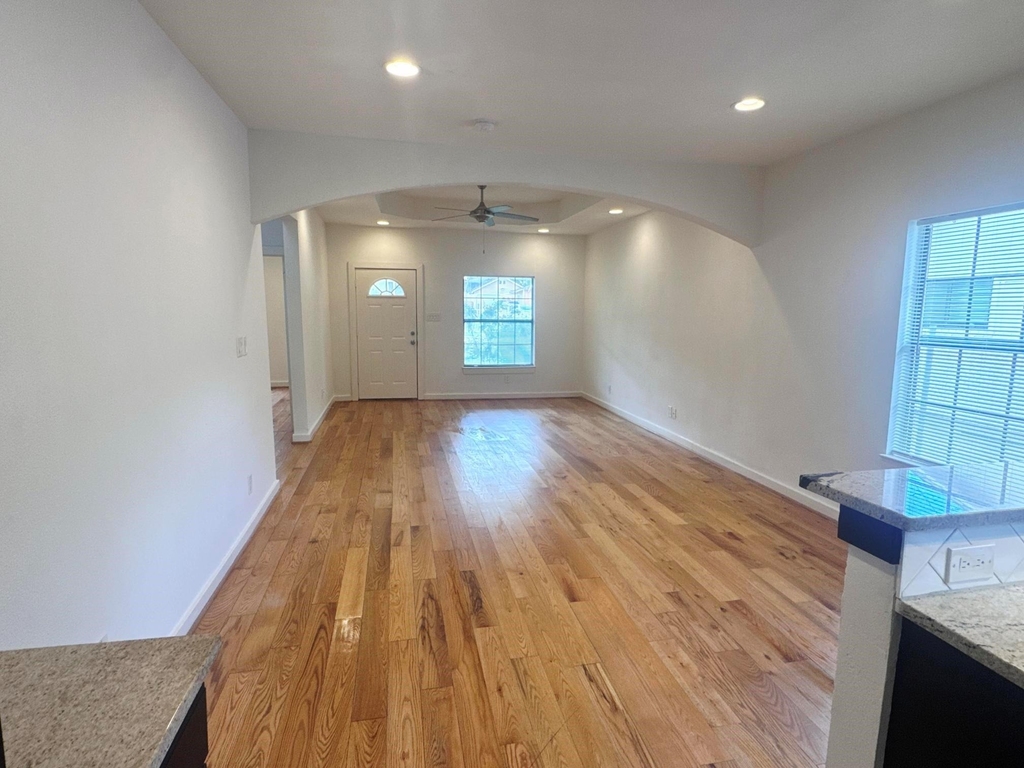 406 Lansing Street - Photo 9