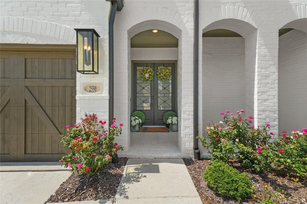 2550 Whitewood Drive - Photo 5
