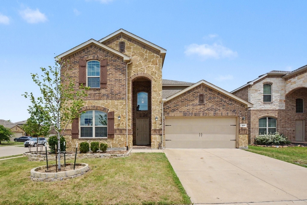 305 Pitt Circle - Photo 1