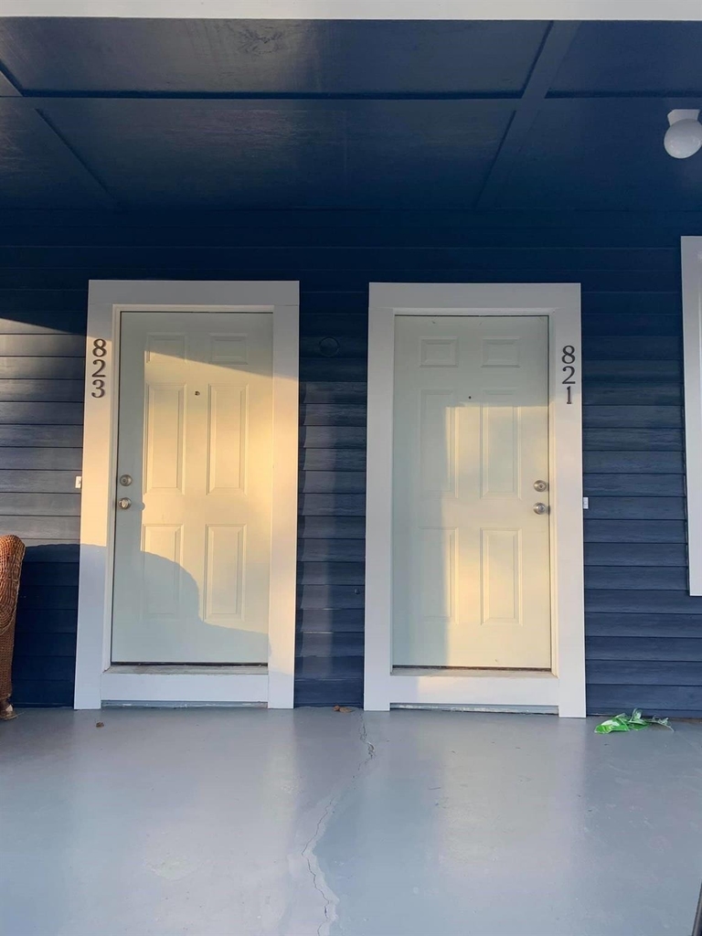 821 W Day Street - Photo 11
