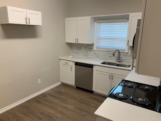 821 W Day Street - Photo 2