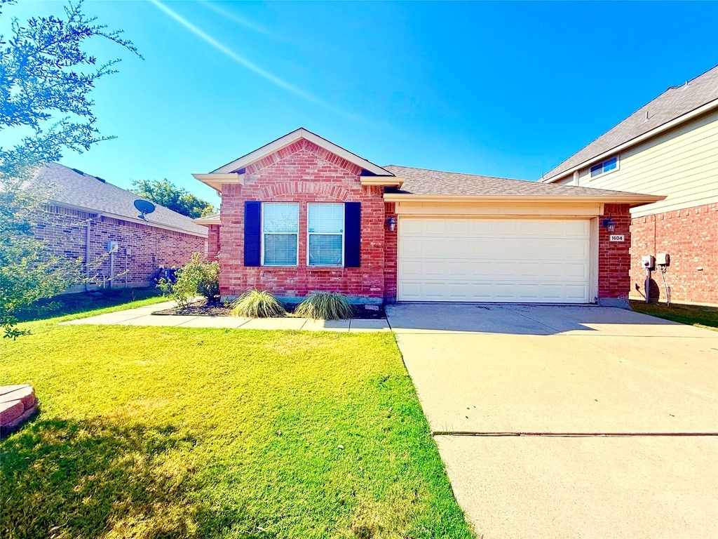 1604 Quail Springs Circle - Photo 1