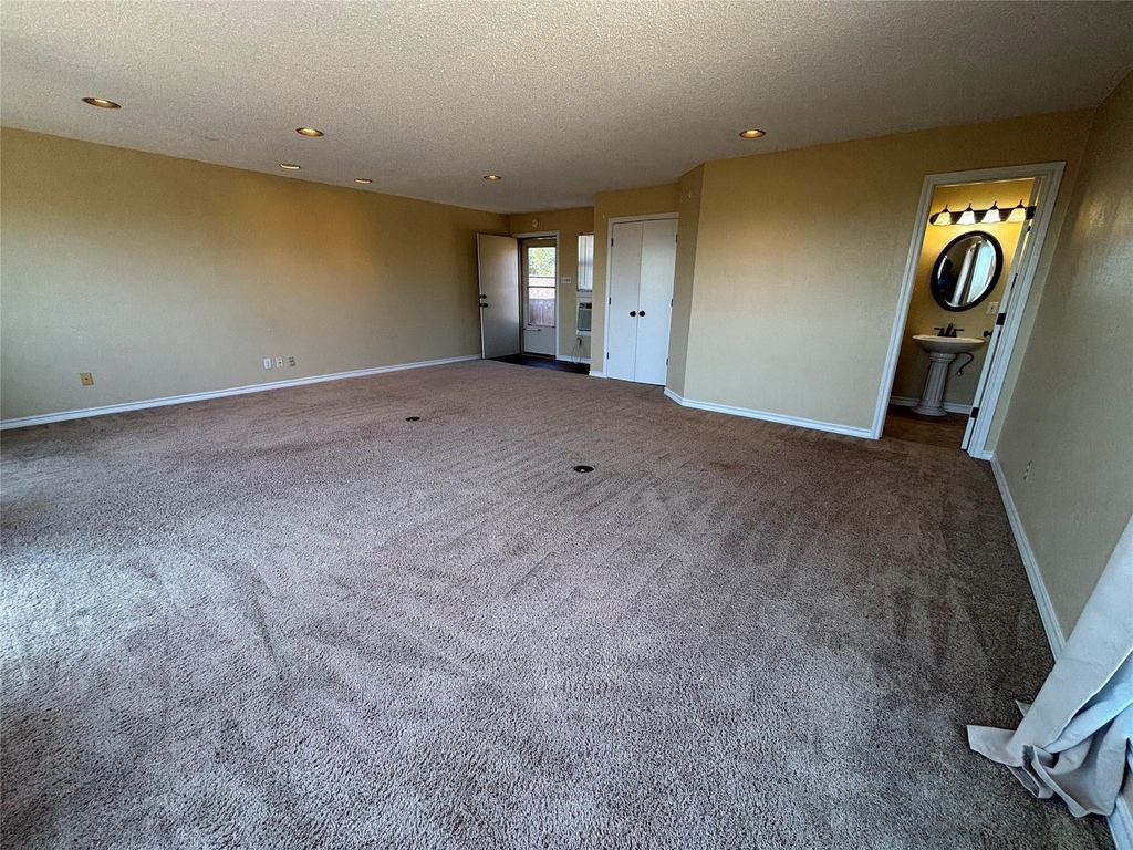 4702 Ranch View Road - Photo 36