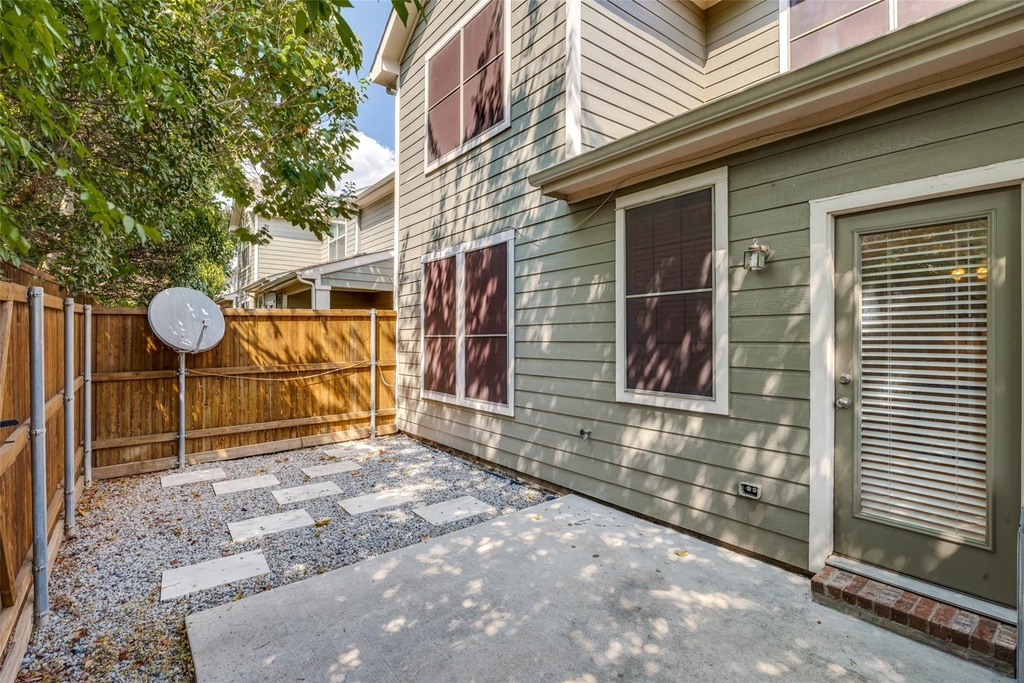 7925 Hannah Street - Photo 23