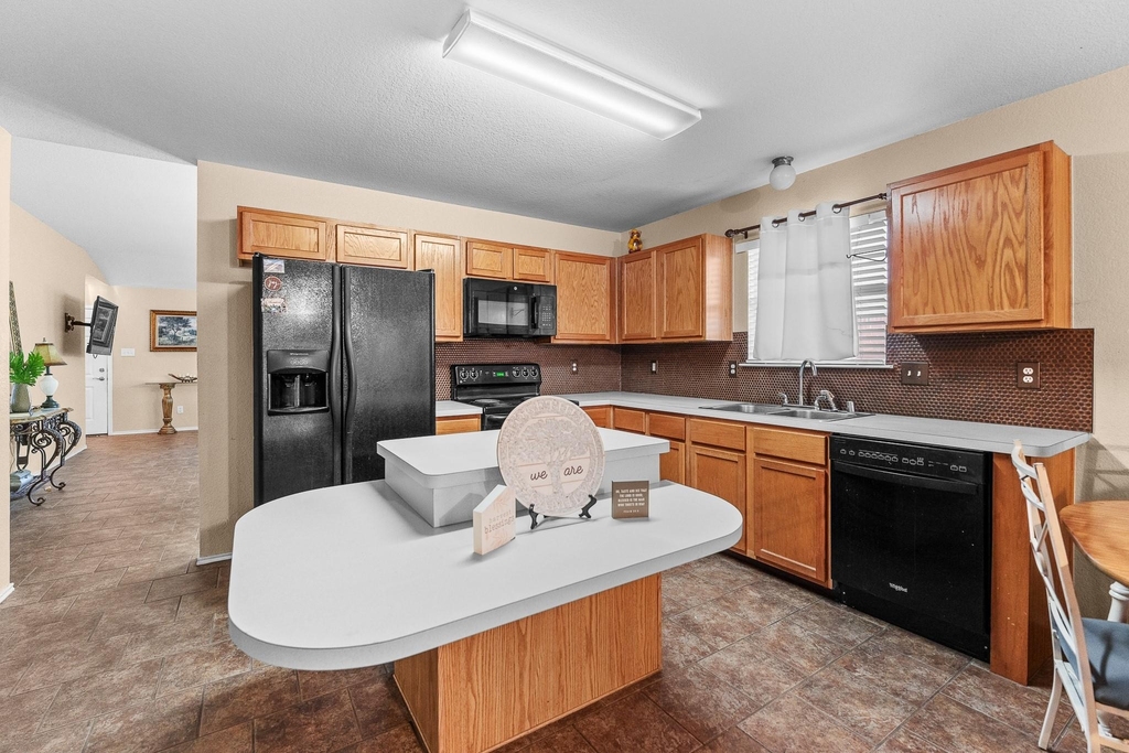 729 Pheasant Road - Photo 3
