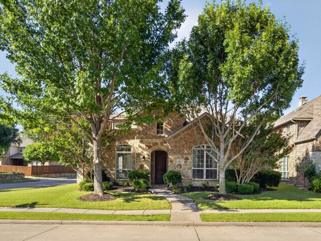842 Sun Meadow Road - Photo 0