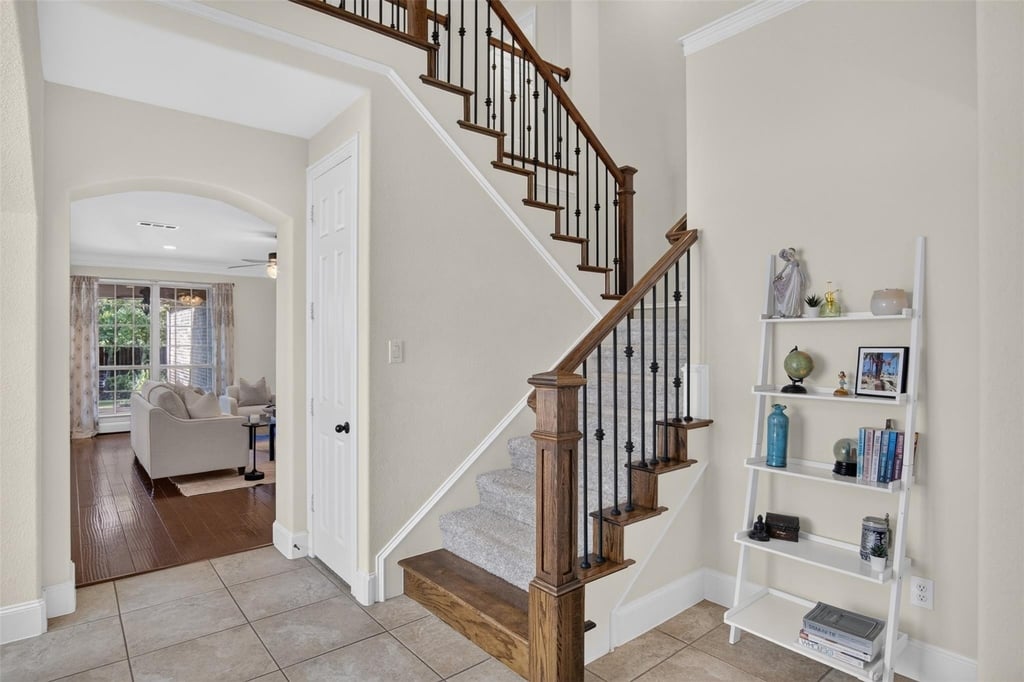 842 Sun Meadow Road - Photo 4