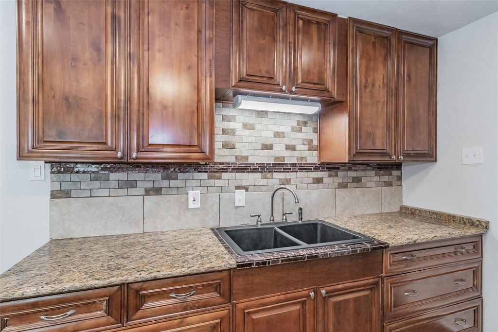 5108 Lyndon Drive - Photo 11