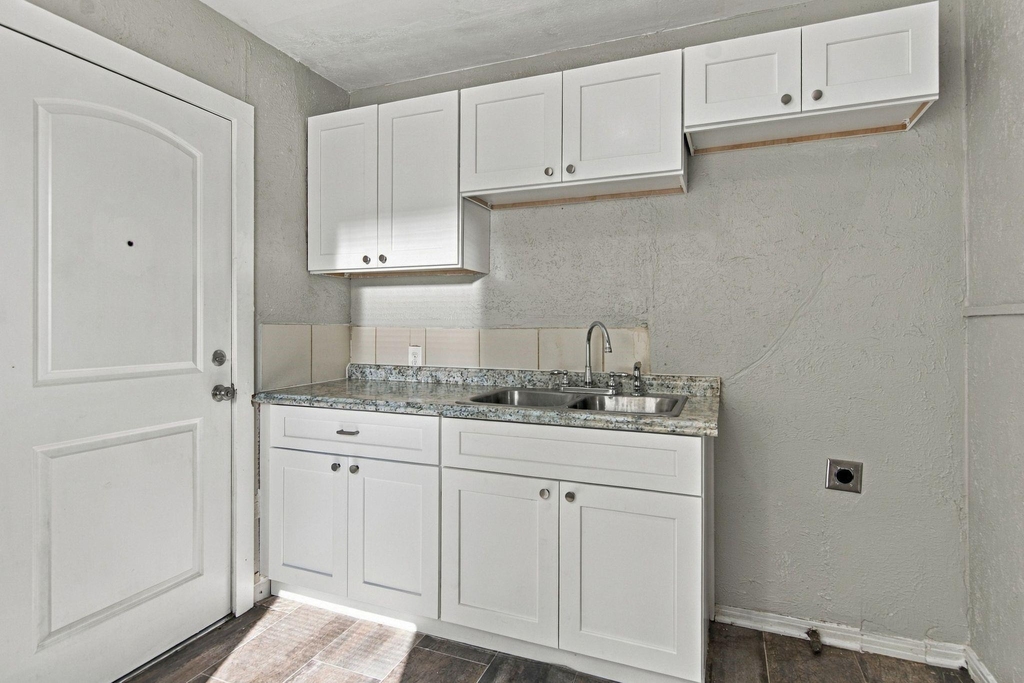 5408 Como Drive - Photo 3