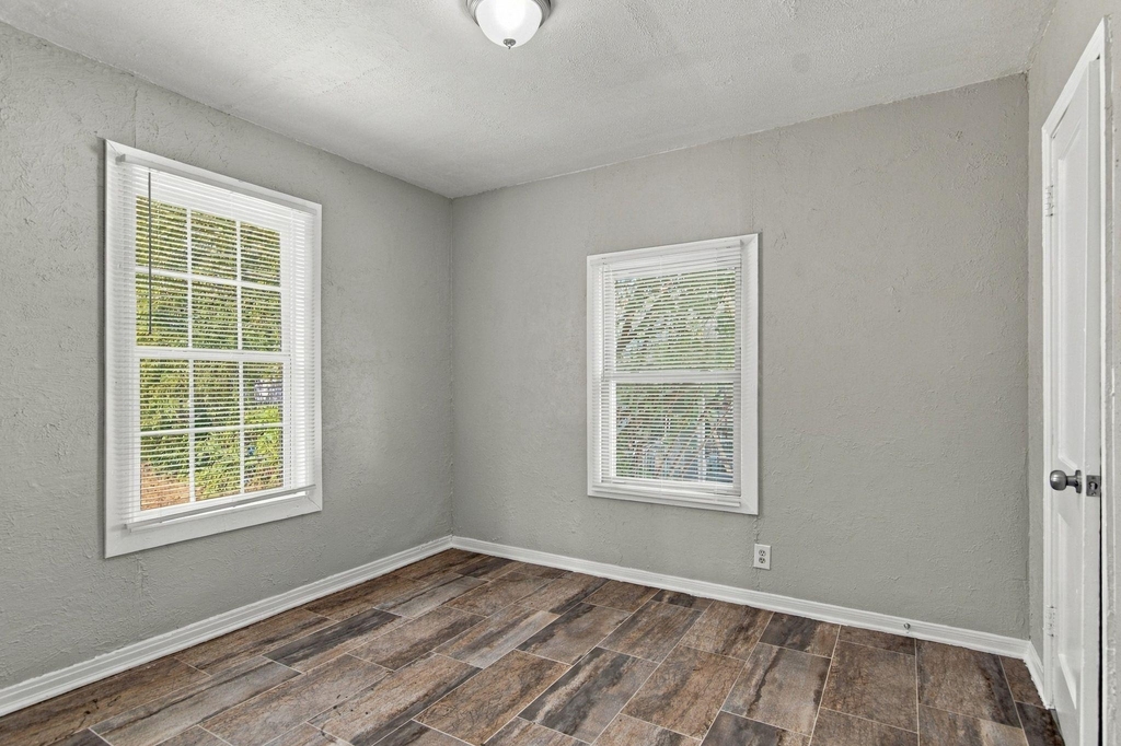 5408 Como Drive - Photo 8