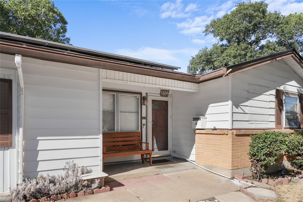 1809 Anderson Street - Photo 3