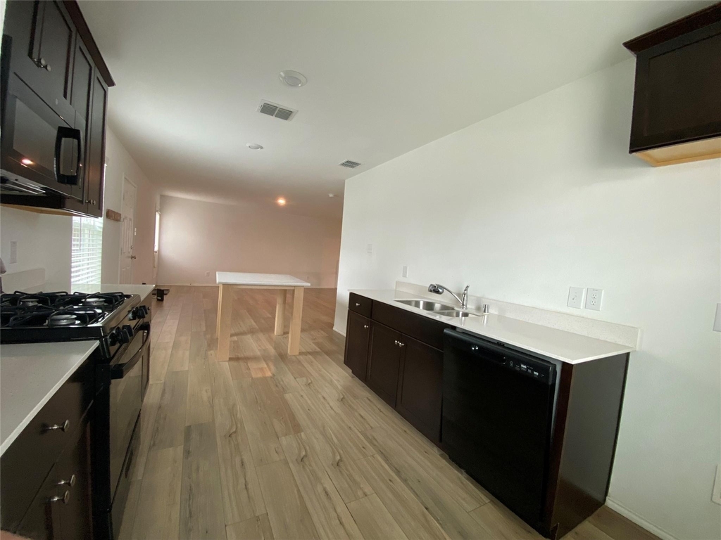 5911 Nyquist Way - Photo 8