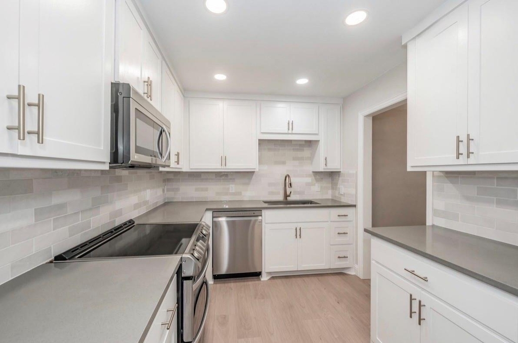 4904 Arborlawn Drive - Photo 10
