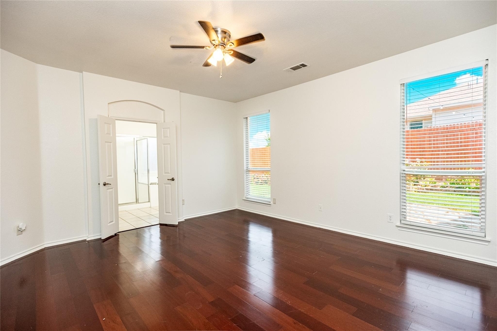 9901 Bend Court - Photo 9