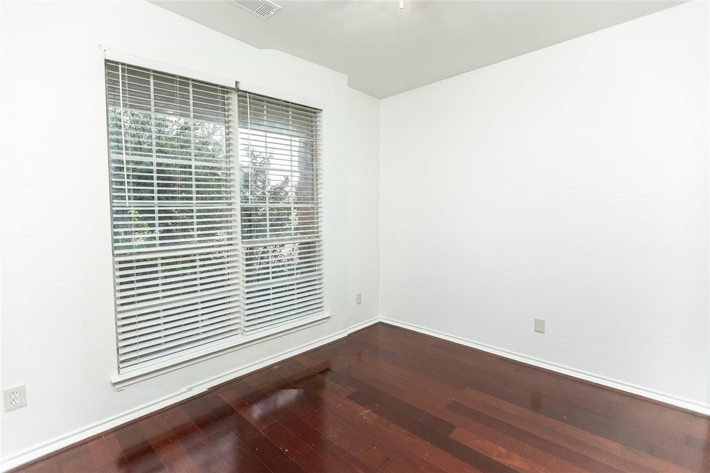 9901 Bend Court - Photo 16
