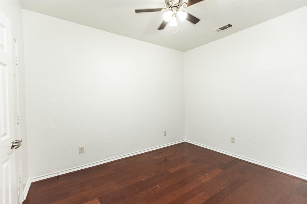 9901 Bend Court - Photo 15