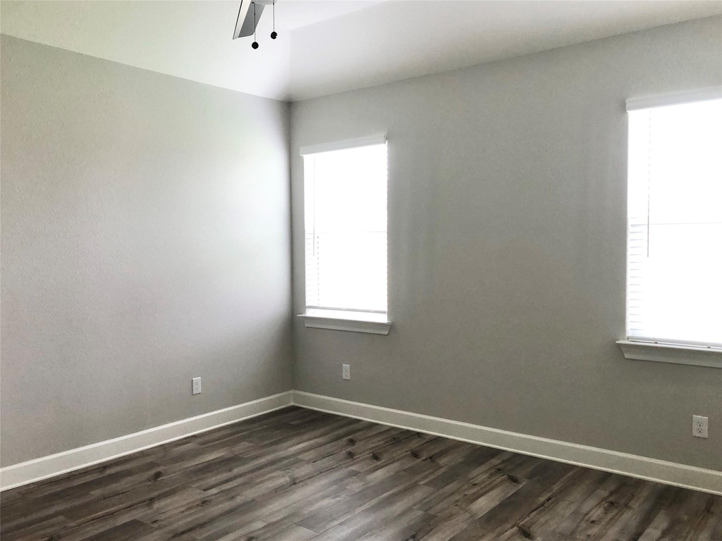 604 Harbor Oaks Drive - Photo 13