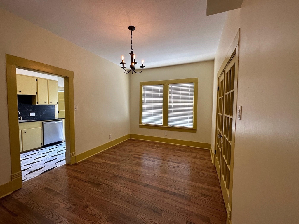 4910 Victor Street - Photo 8