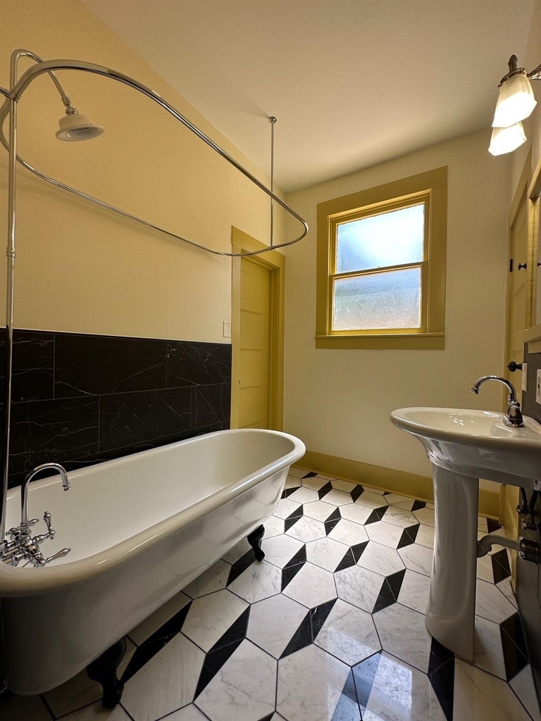 4910 Victor Street - Photo 23