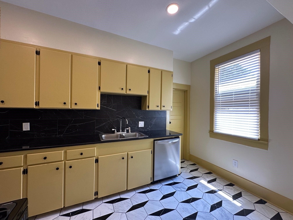 4910 Victor Street - Photo 13