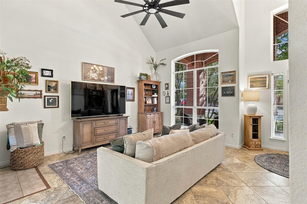 8414 Romanway Drive - Photo 2