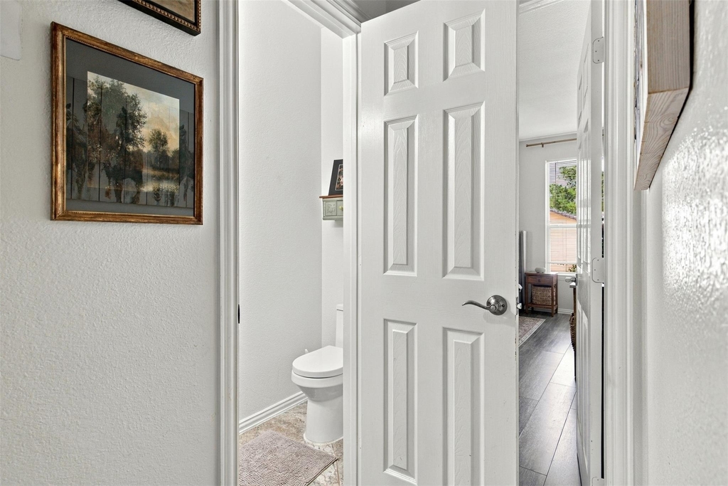8414 Romanway Drive - Photo 10