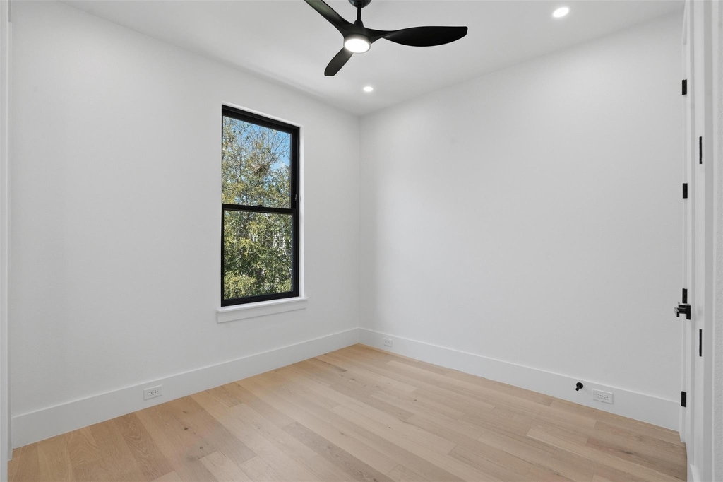 4526 Cabell Drive - Photo 10