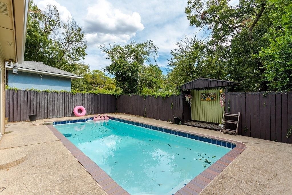 1909 Highland Park Circle - Photo 1