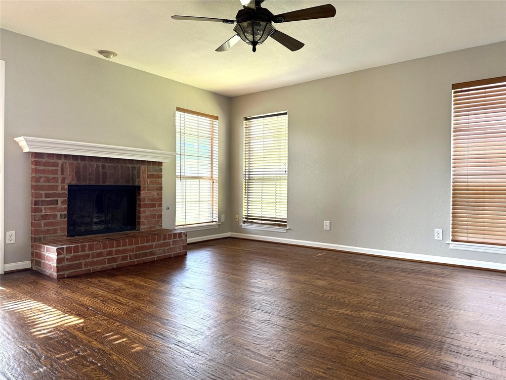 8212 Tavaros Drive - Photo 8