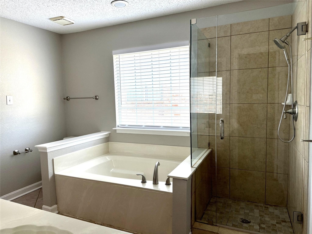 8212 Tavaros Drive - Photo 16