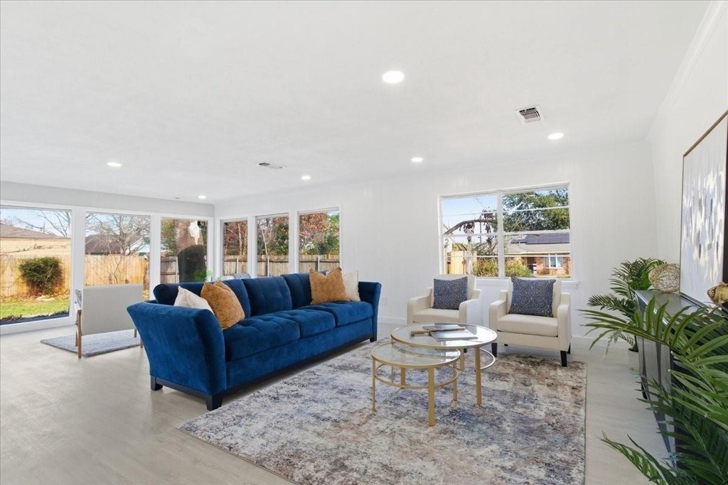 1509 University Drive - Photo 4