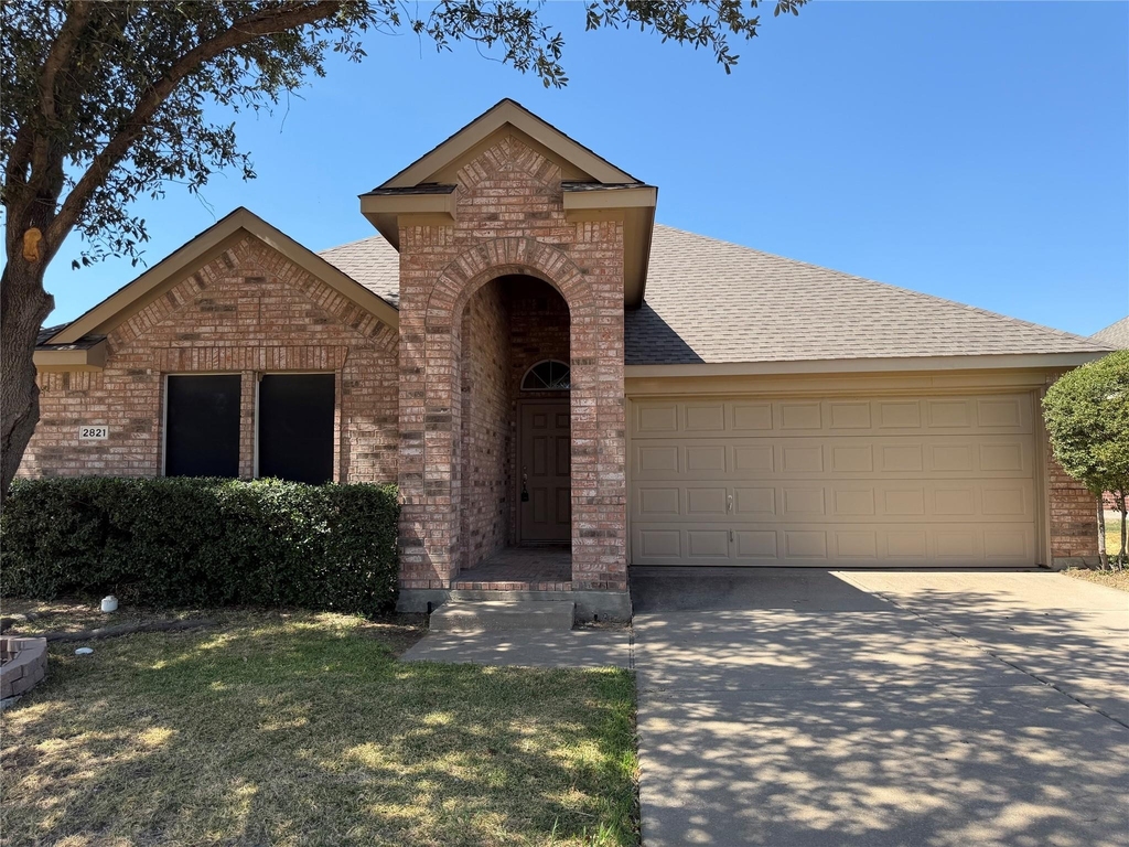 2821 Saddlebred Trail - Photo 0