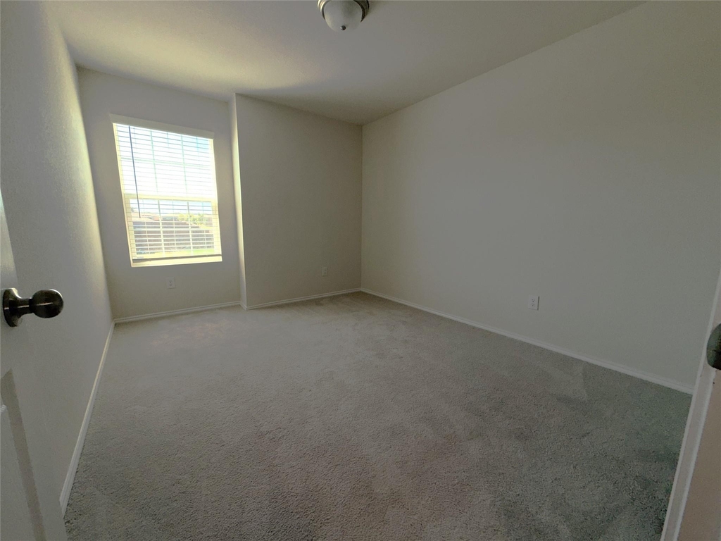366 Lake Erie Drive - Photo 17