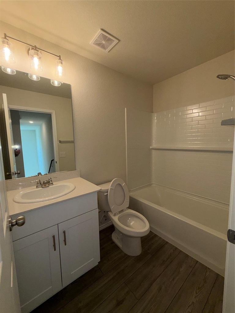 366 Lake Erie Drive - Photo 10