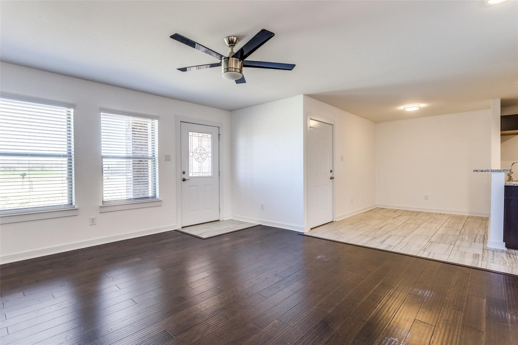 519 Wood Drive - Photo 3
