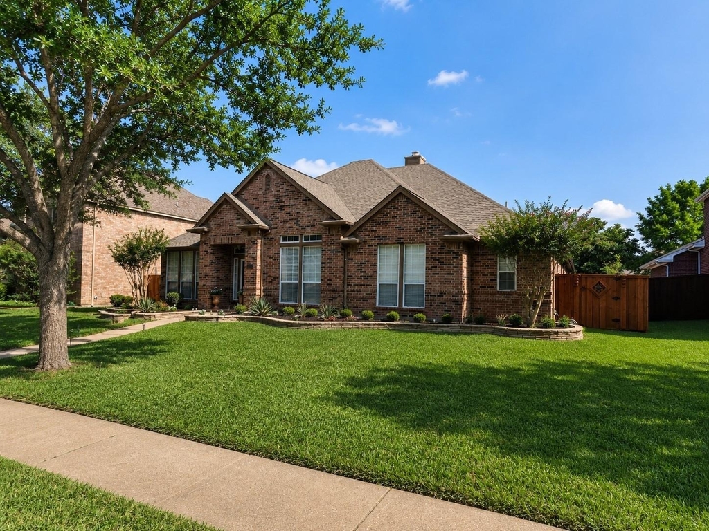 1001 Lochness Lane - Photo 1