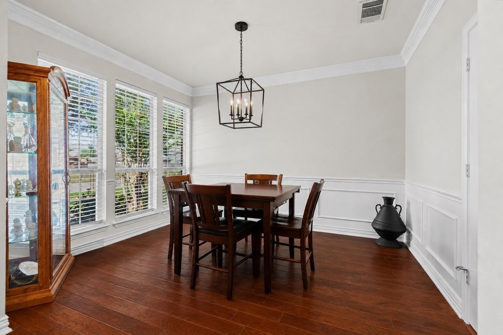 1001 Lochness Lane - Photo 7