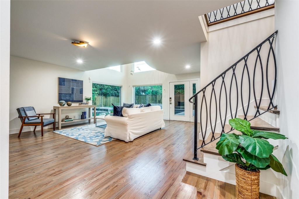5908 Melshire Drive - Photo 9