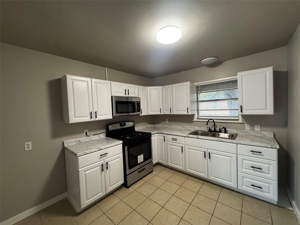 606 N Overlook Drive - Photo 4